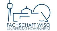 Blaues Logo der Fachschaft WISO der Universität Hohenheim. Eine stilisierte Liniengrafik zeigt abstrahierte Gebäude- und Landschaftselemente. Darunter steht der Schriftzug „Fachschaft WISO“ und in kleinerer Schrift „Universität Hohenheim“.