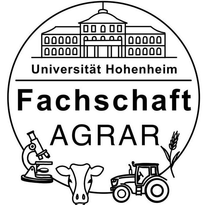 Logo der Fachschaft Agrar der Universität Hohenheim: Kreisförmiges Logo mit einer stilisierten Darstellung des Hohenheimer Schlosses über dem Schriftzug ‚Universität Hohenheim‘. Darunter stehen die Wörter ‚Fachschaft‘ und ‚AGRAR‘. Am unteren Rand sind Symbole für die Agrarwissenschaften abgebildet: ein Mikroskop, ein Kuhkopf, ein Traktor und eine Getreideähre.